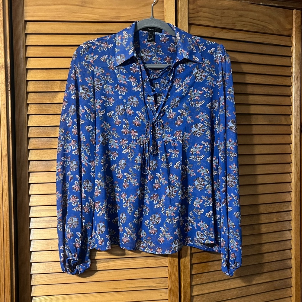 🔥 Forever 21 Blue Floral Shirt